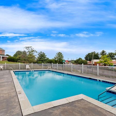 Econo Lodge Waynesboro - Skyline Drive Esterno foto