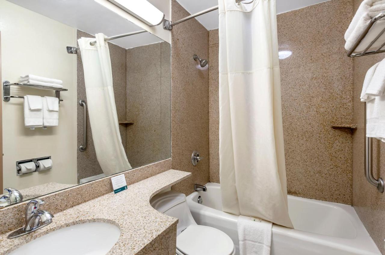 Econo Lodge Waynesboro - Skyline Drive Esterno foto