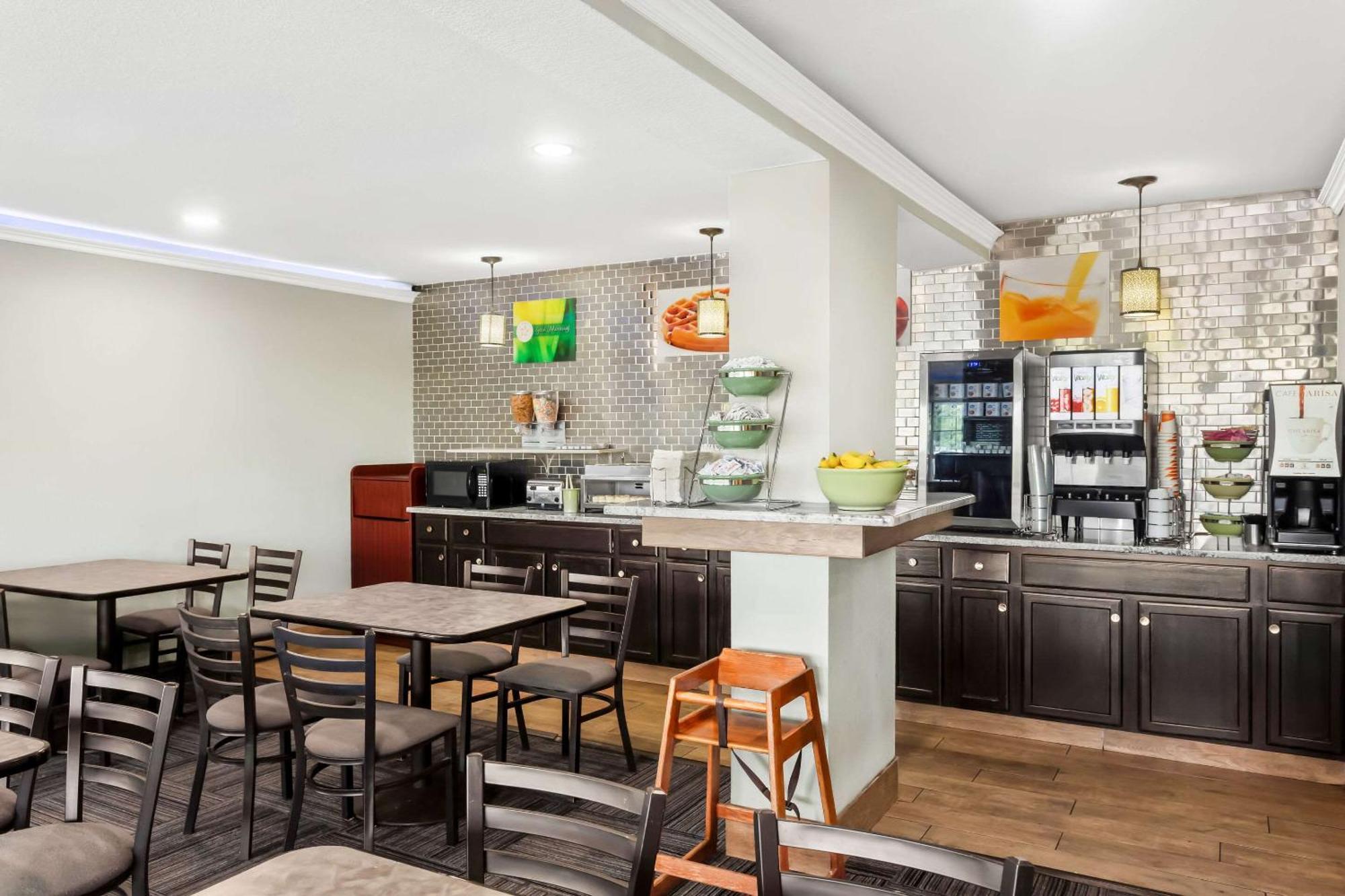 Econo Lodge Waynesboro - Skyline Drive Esterno foto