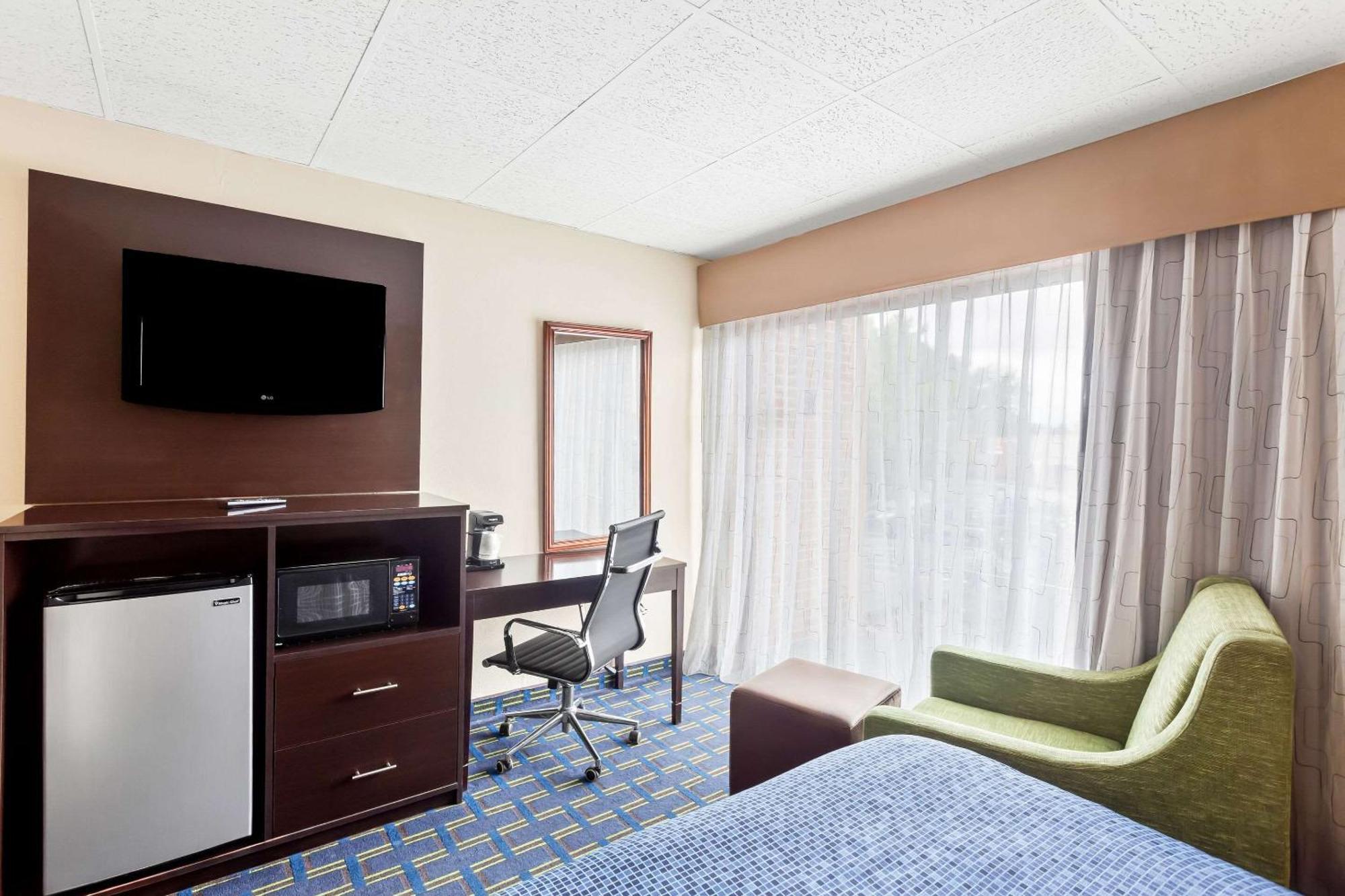 Econo Lodge Waynesboro - Skyline Drive Esterno foto