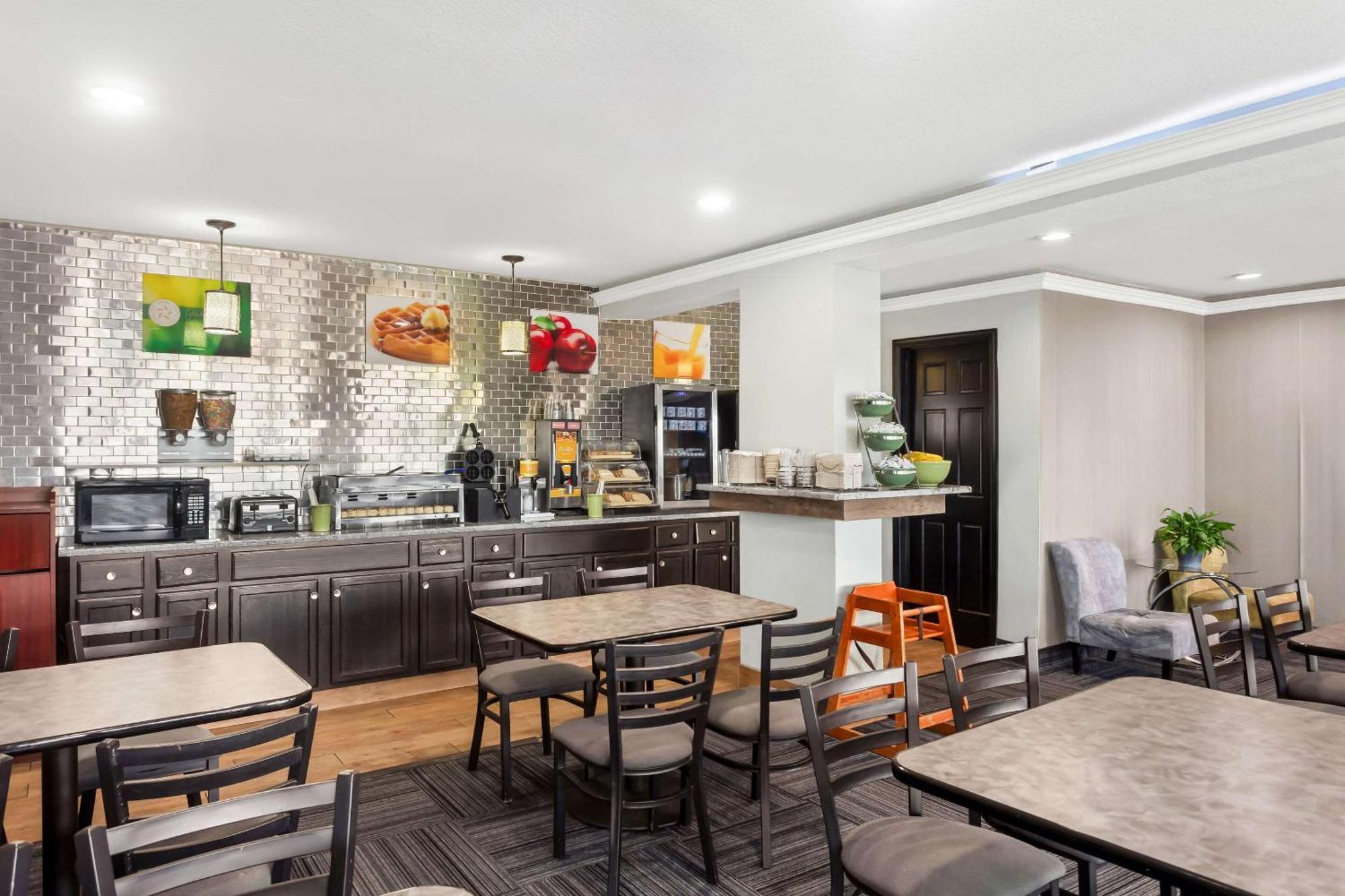 Econo Lodge Waynesboro - Skyline Drive Esterno foto
