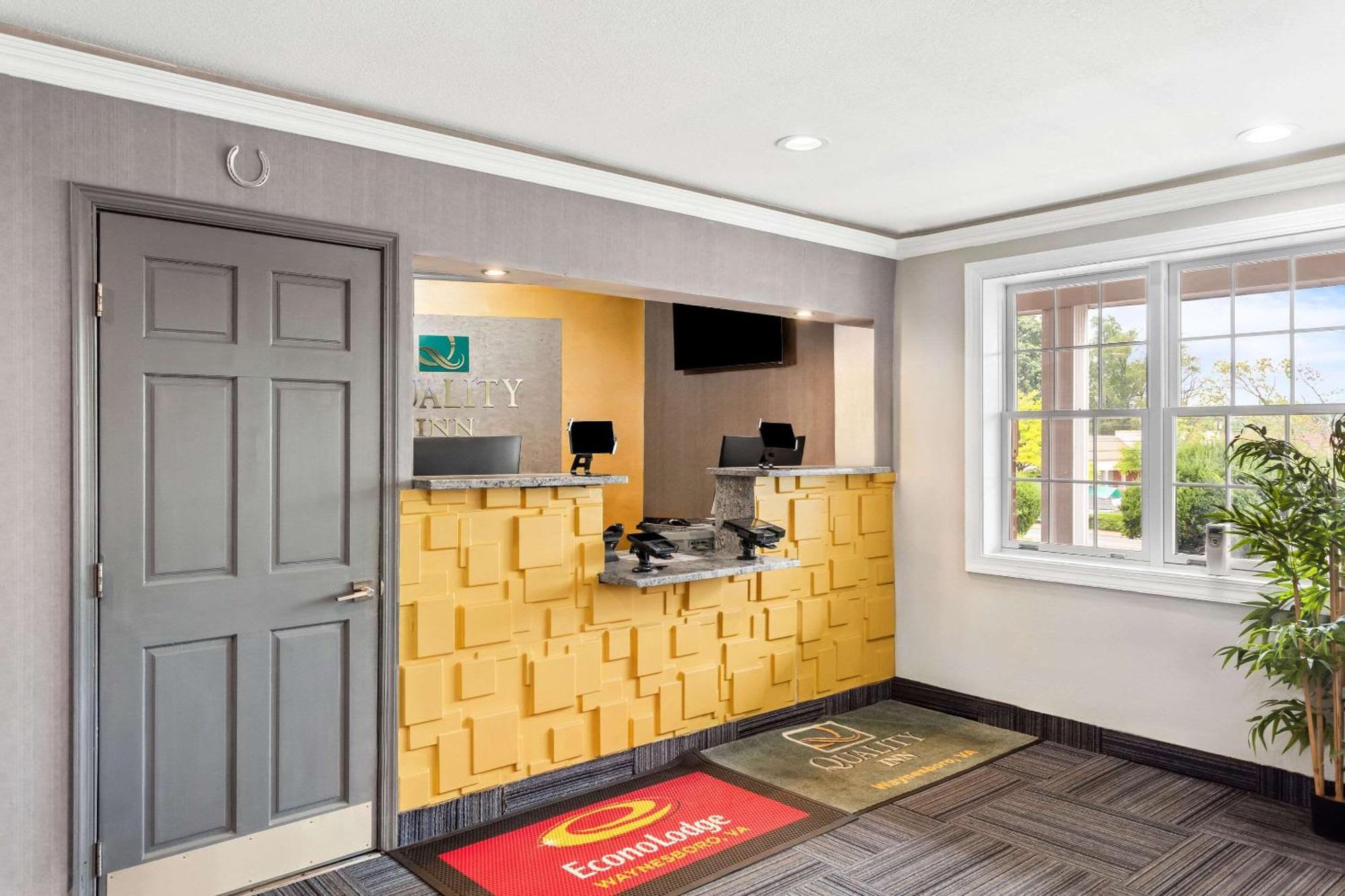 Econo Lodge Waynesboro - Skyline Drive Esterno foto