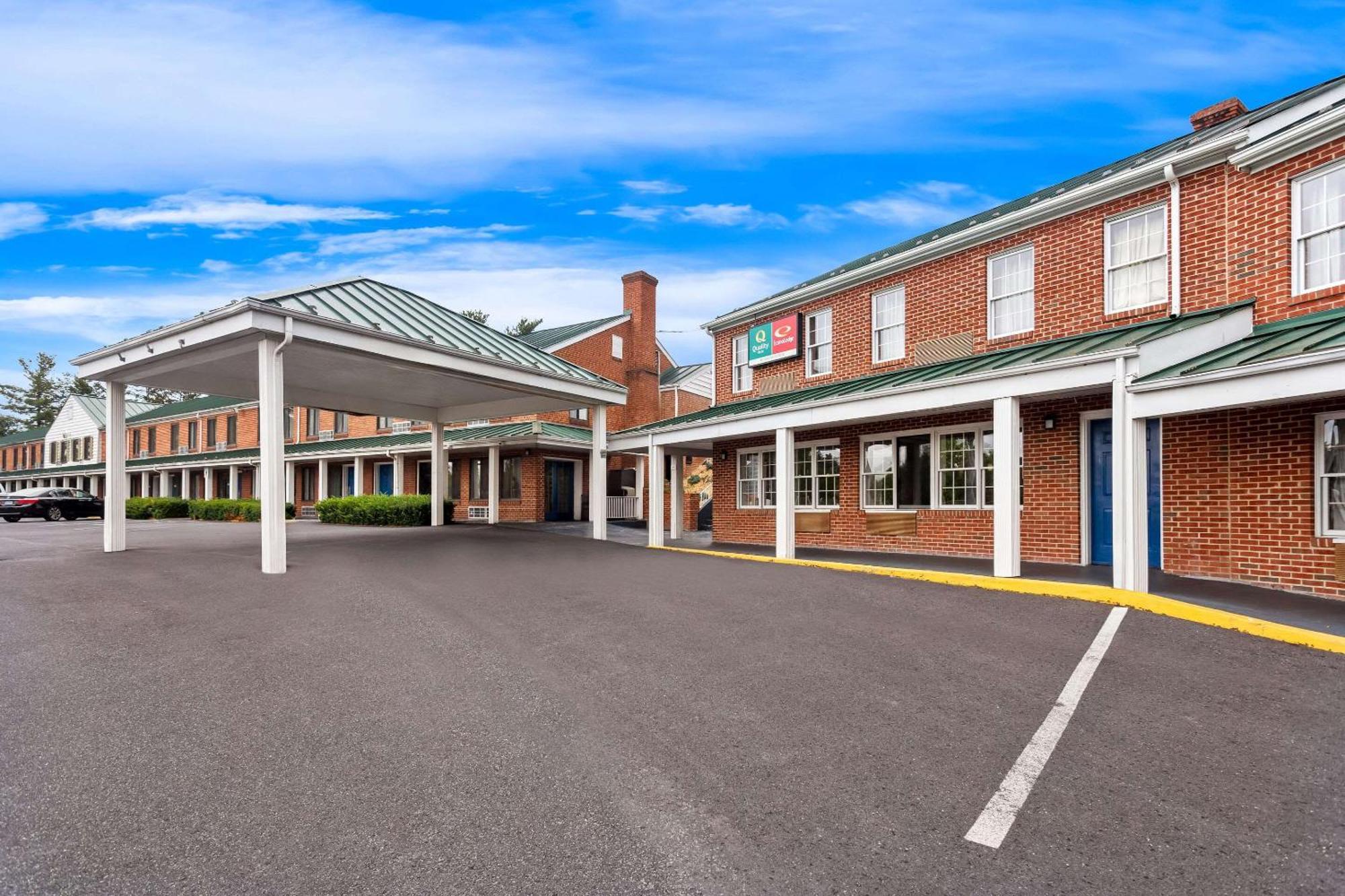 Econo Lodge Waynesboro - Skyline Drive Esterno foto