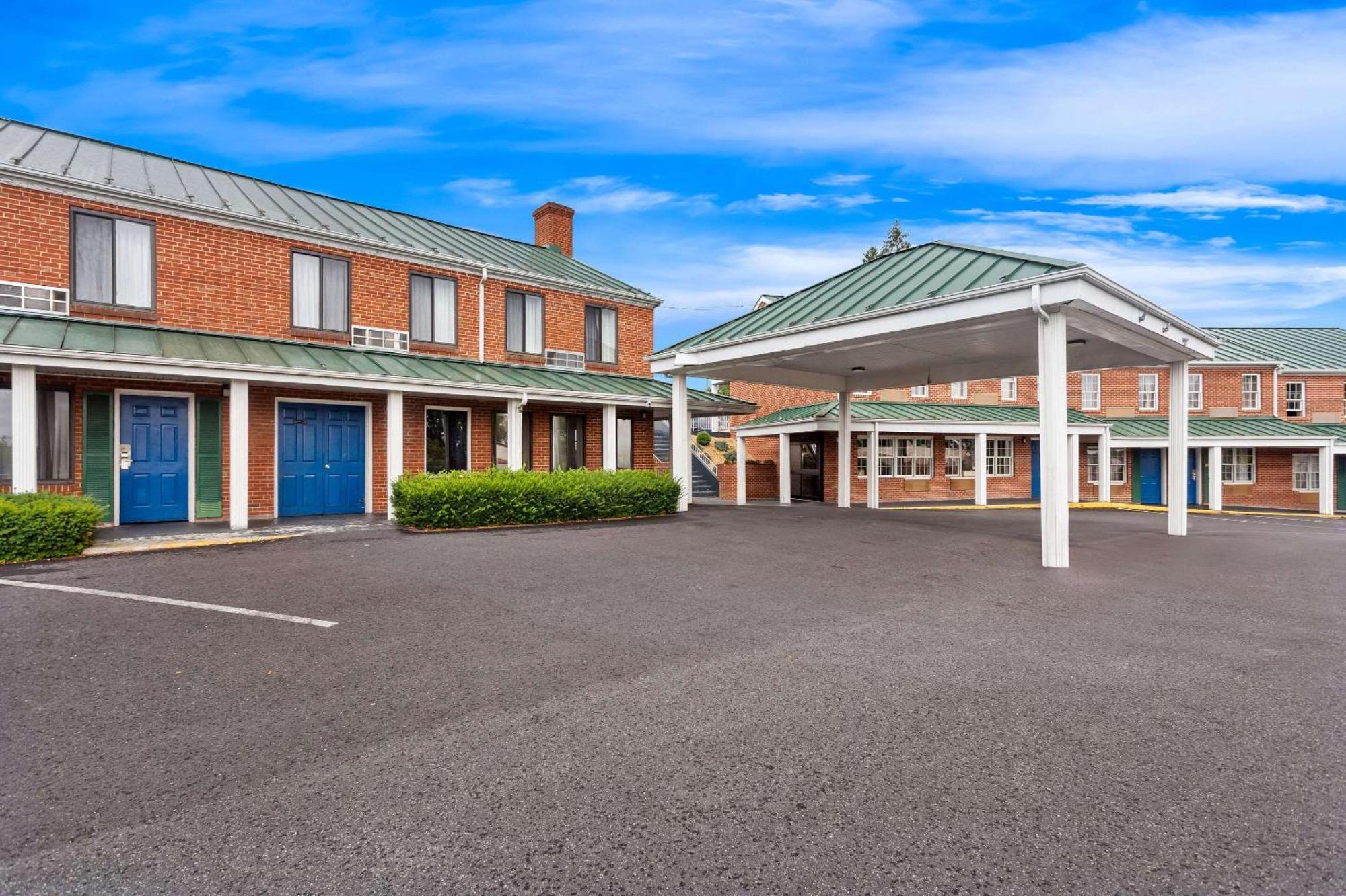 Econo Lodge Waynesboro - Skyline Drive Esterno foto