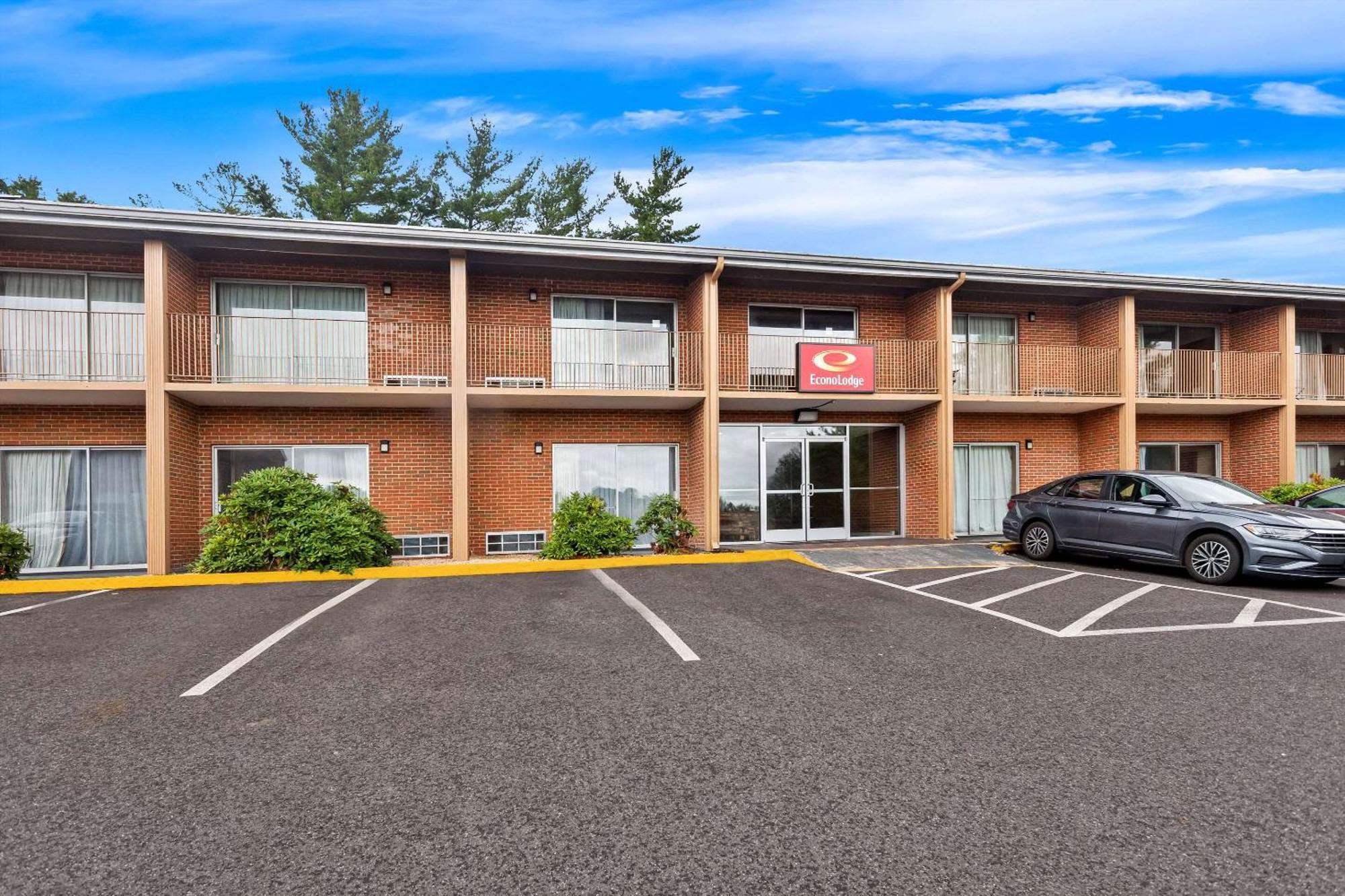 Econo Lodge Waynesboro - Skyline Drive Esterno foto