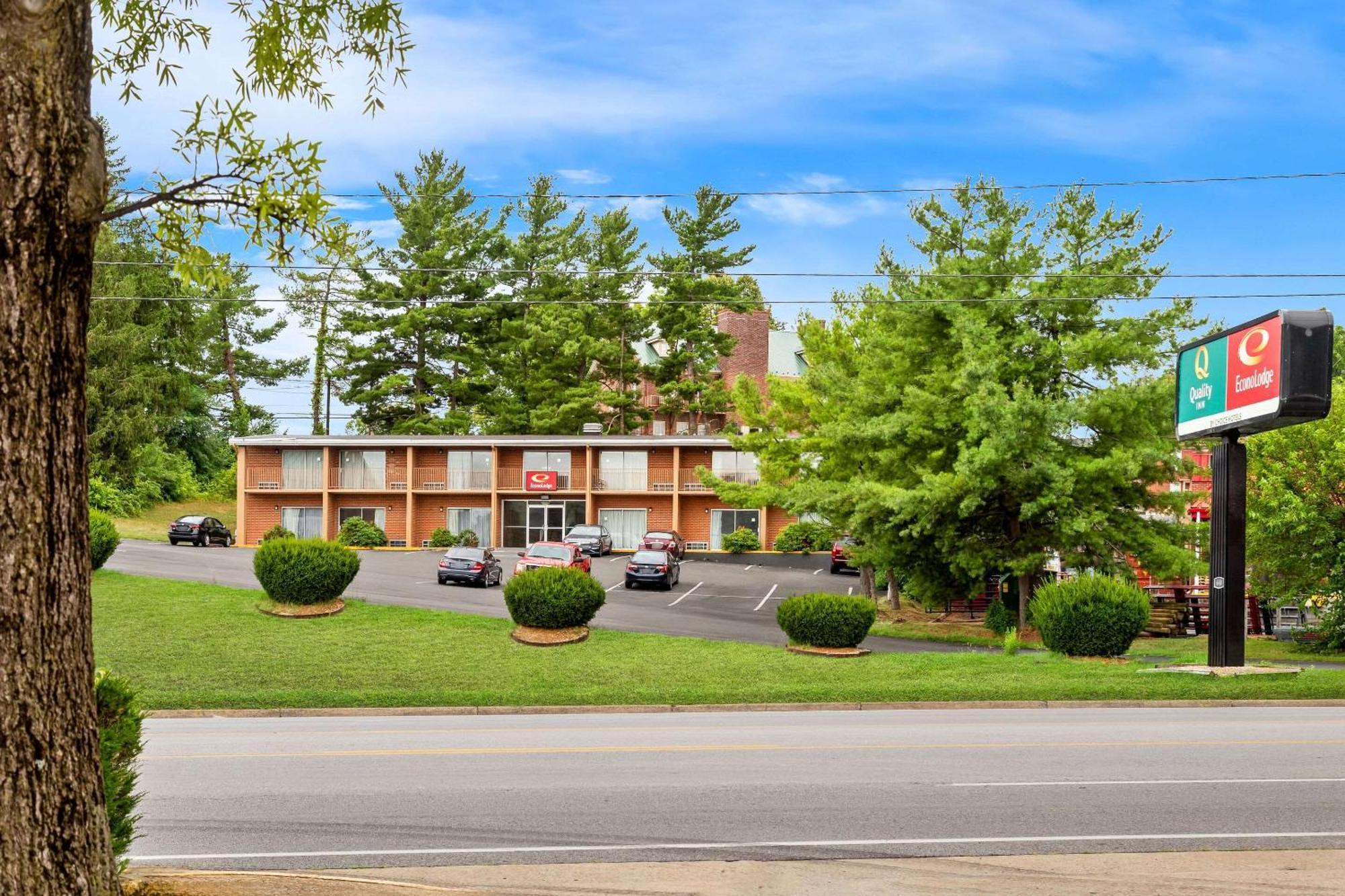 Econo Lodge Waynesboro - Skyline Drive Esterno foto